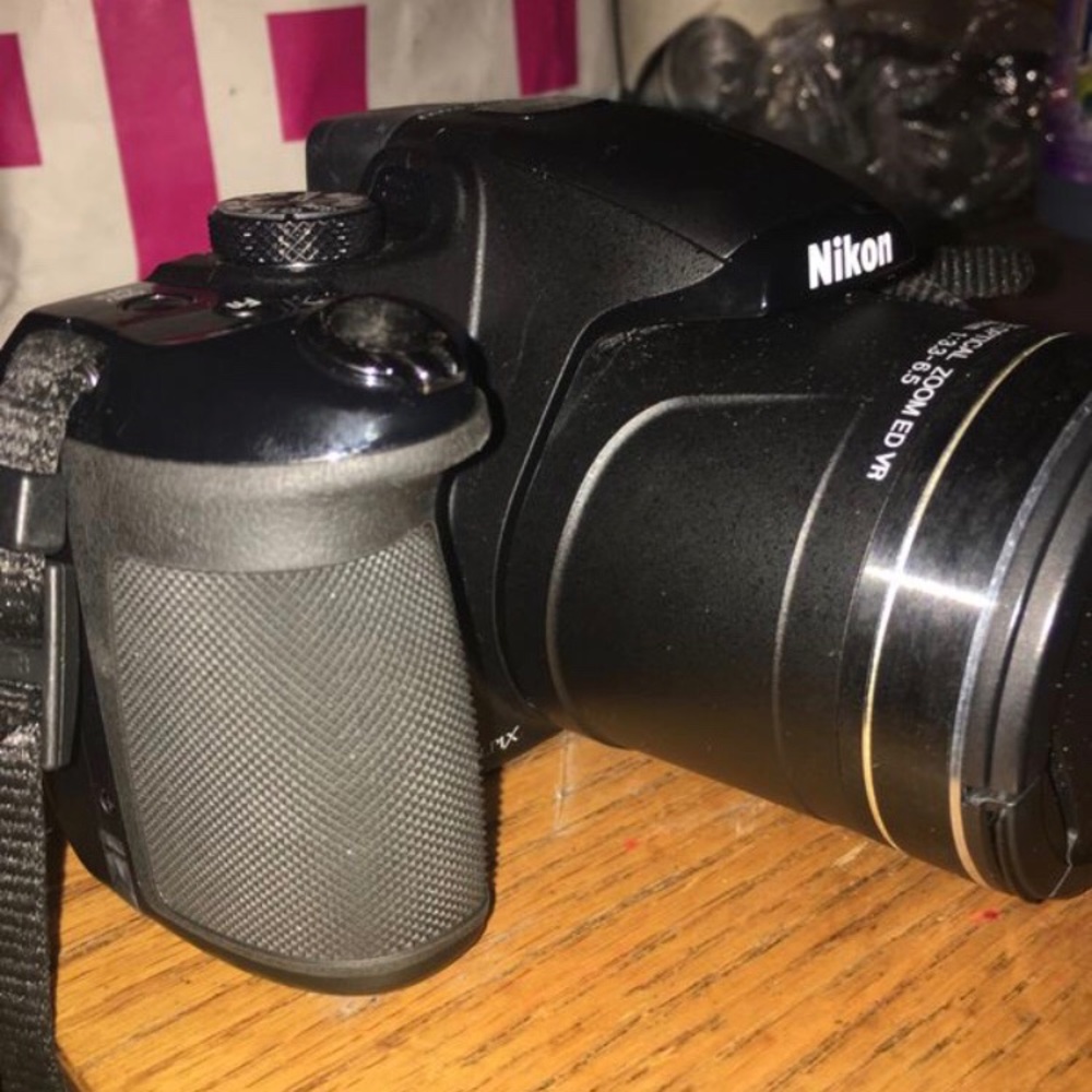 Nikon CoolPix P1000 camera - Picture 3 of 5